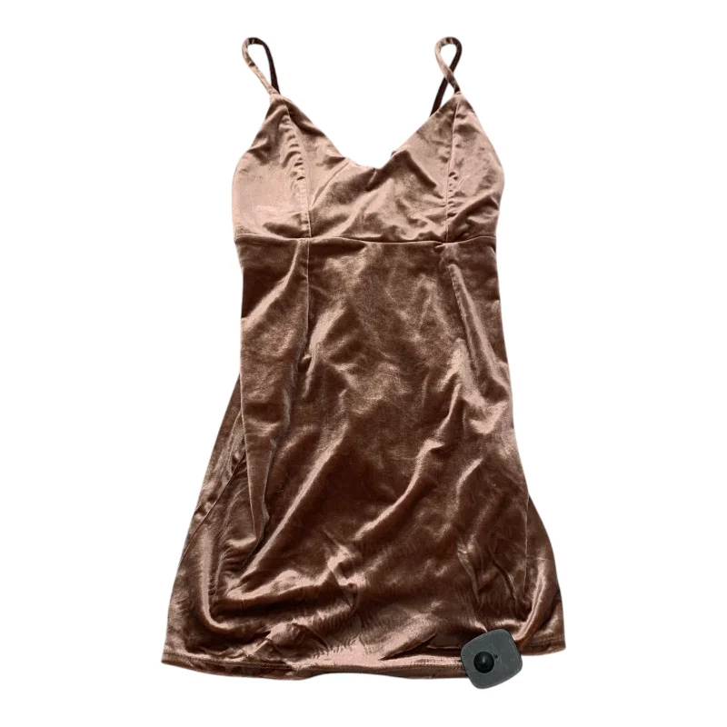 Price Buster silk dressDress Party Short By Forever 21 In Pink, Size: S