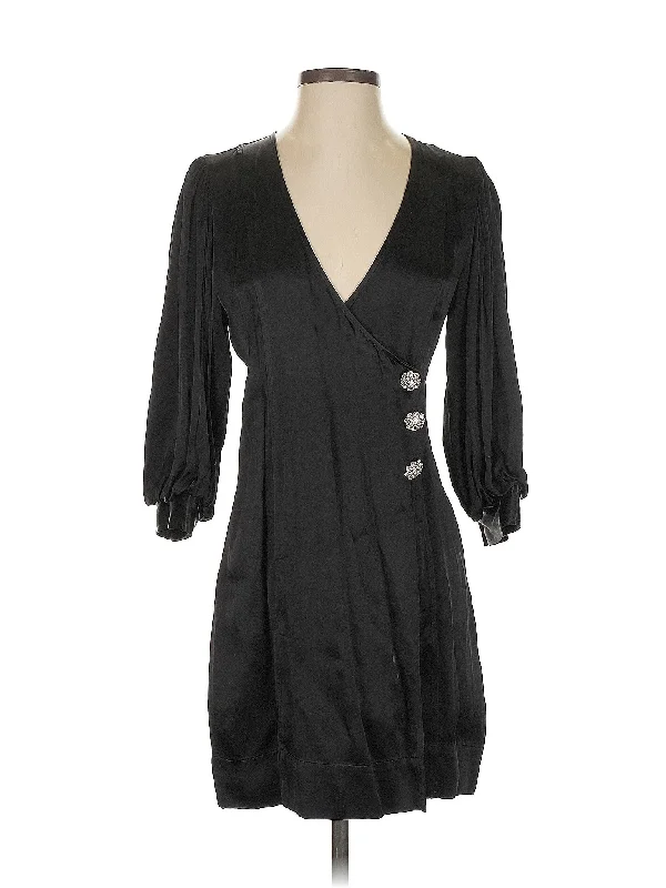 Shop and Save sleek and warm coatCocktail Dress