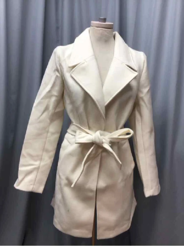 Quick Sale lightweight winter coatLOVE TREE SIZE LARGE Ladies COAT