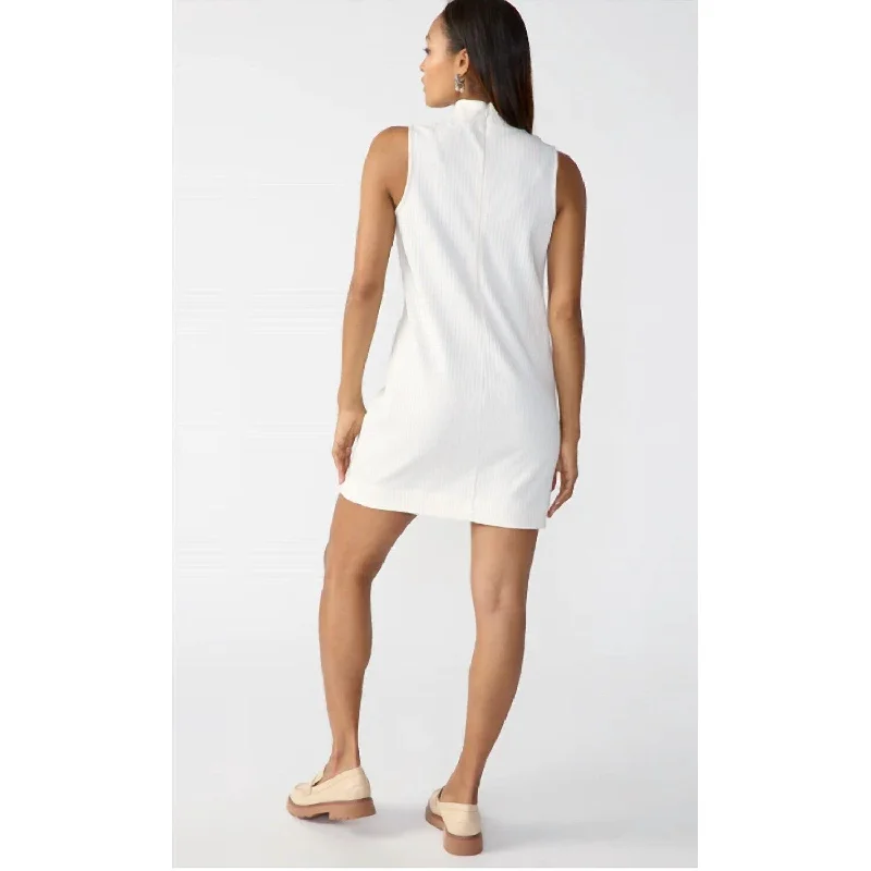 chic slip dressSanctuary - Mock Neck Shift Dress