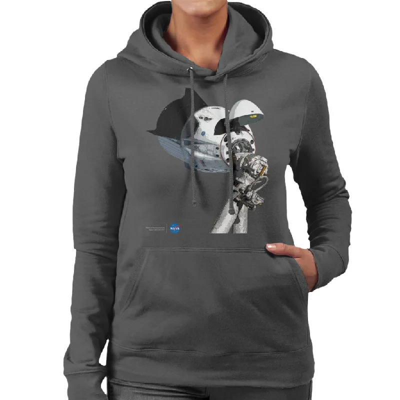 classic hoodieNASA SpaceX Dragon Capsule At The ISS Women's Hooded Sweatshirt