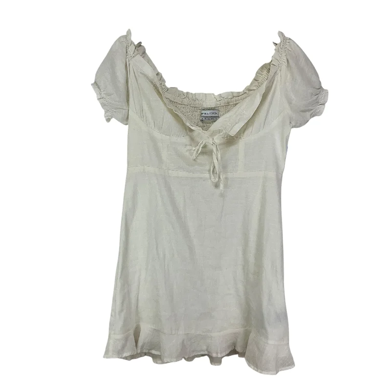 One-DAY Sale flowy dressDress Casual Short By Urban Outfitters In White, Size: L