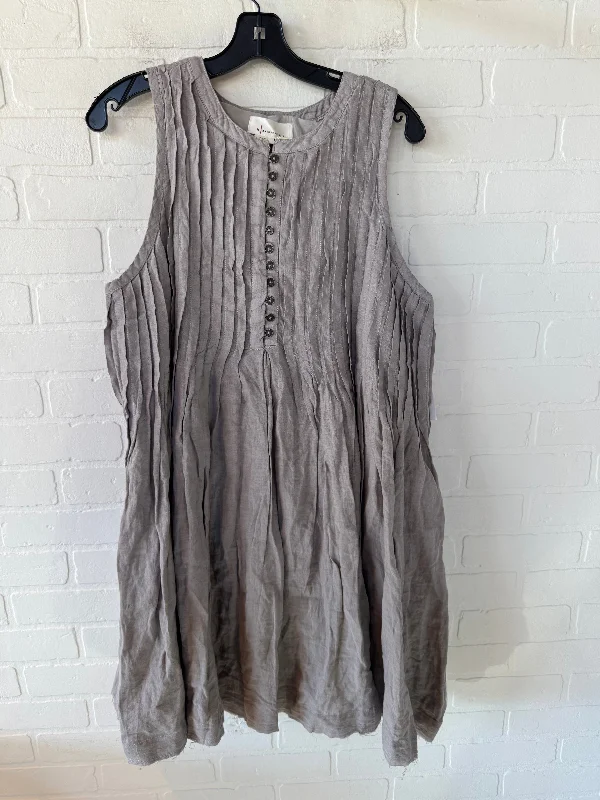 satin midi dressDress Casual Short By Anthropologie In Grey, Size: 1x